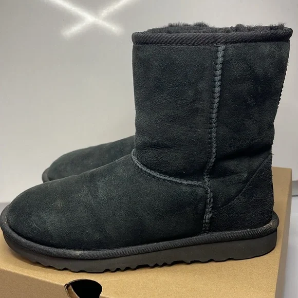 Ugg Australia Women Suede boots shoes sz 37 - Picture 5 of 11